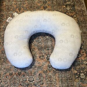 Boppy Nursing Pillow with 2 covers